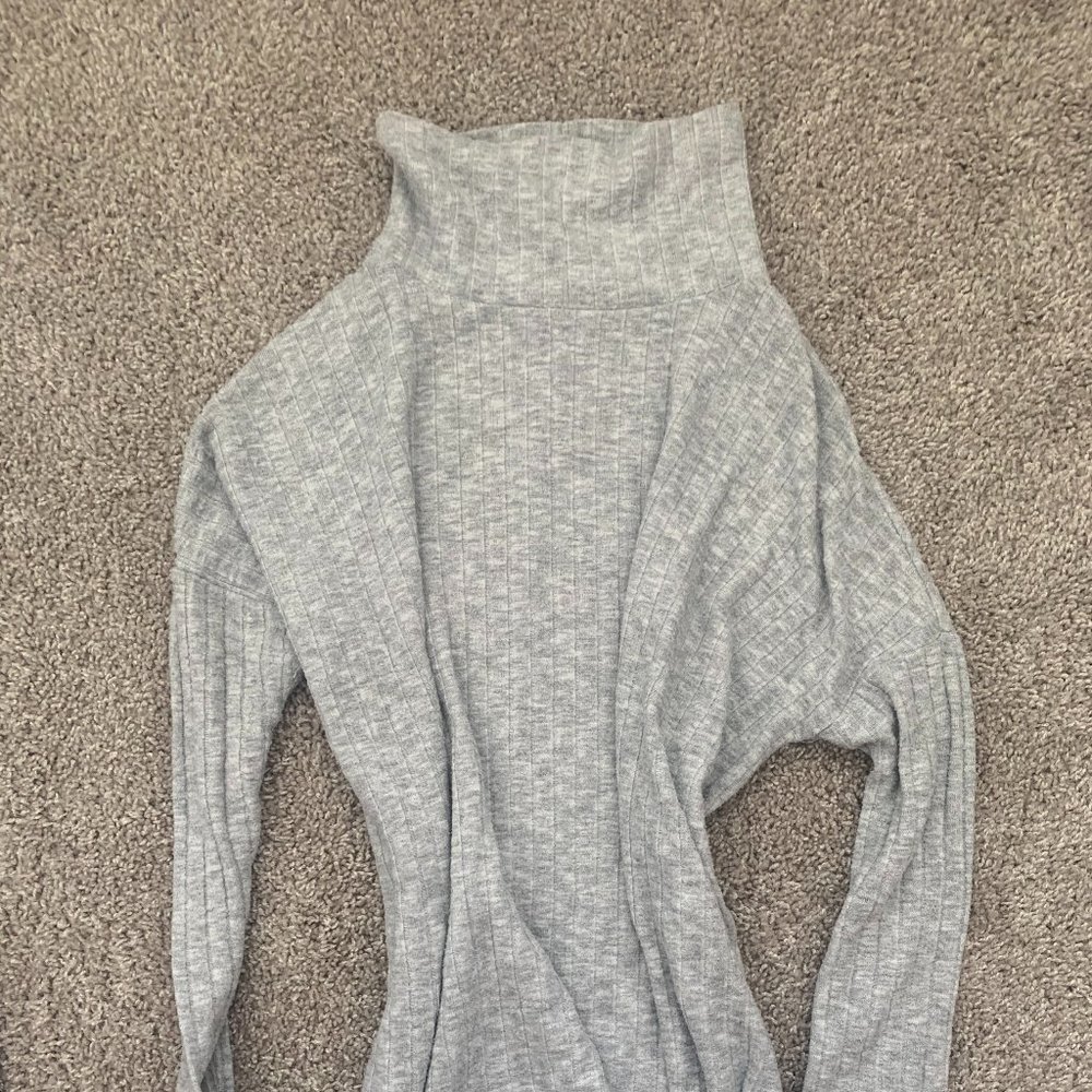 Urban Outfitters Grey Turtleneck Sweater